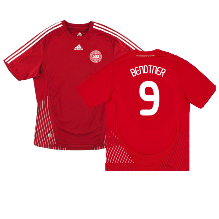 Denmark 2008-10 Home (Excellent) (Bendtner 9)